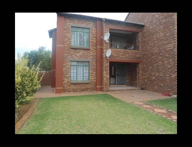2 BEDROOM APARTMENT FOR SALE IN MOOIKLOOF RIDGE ESTATE